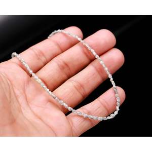 Collier en argent gris avec perles de diamant brut non taillées et élégantes - Product Image 3