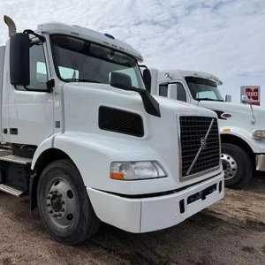 รถบรรทุกมือสองปี 2018 ยี่ห้อวอลโว่ รุ่น VNM42T200 เพลาเดียว แบบ Day Cab - เครื่องยนต์ D13M405 405 แรงม้า, เกียร์ I Shift AMT 12 สปีด รถบรรทุกสำหรับเดินทางไกล ขาย - Product Image 1