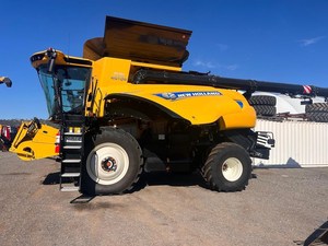 Nouvelle Moissonneuse-batteuse sur chenilles 6 rangs pour blé/maïs, transmission par engrenages, moteur diesel 103 kW, garantie 5 ans - Product Image 2