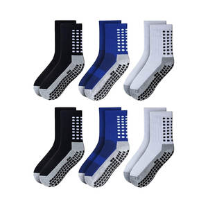 Meilleur prix Respirant Mesh Anti-Slip Yoga Grips Plain Black Chaussettes antidérapantes pour hommes Logo sur le bas Jeunesse Saison-Printemps - Product Image 2