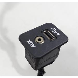 AUX/USB PRESA DODGE Journey 1ère Série 68068293AB (08>) - Product Image 5