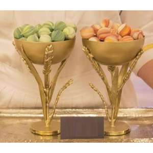 Bol de service moderne de luxe en métal doré de qualité supérieure, accents de feuilles, support, passe au lave-vaisselle, fait à la main, durable pour les bonbons, les noix - Product Image 1