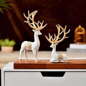 Juego de 2 renos blancos para decoración de mesa, elegantes detalles festivos para decoración navideña del hogar, sala de estar u oficina - Product Image 1
