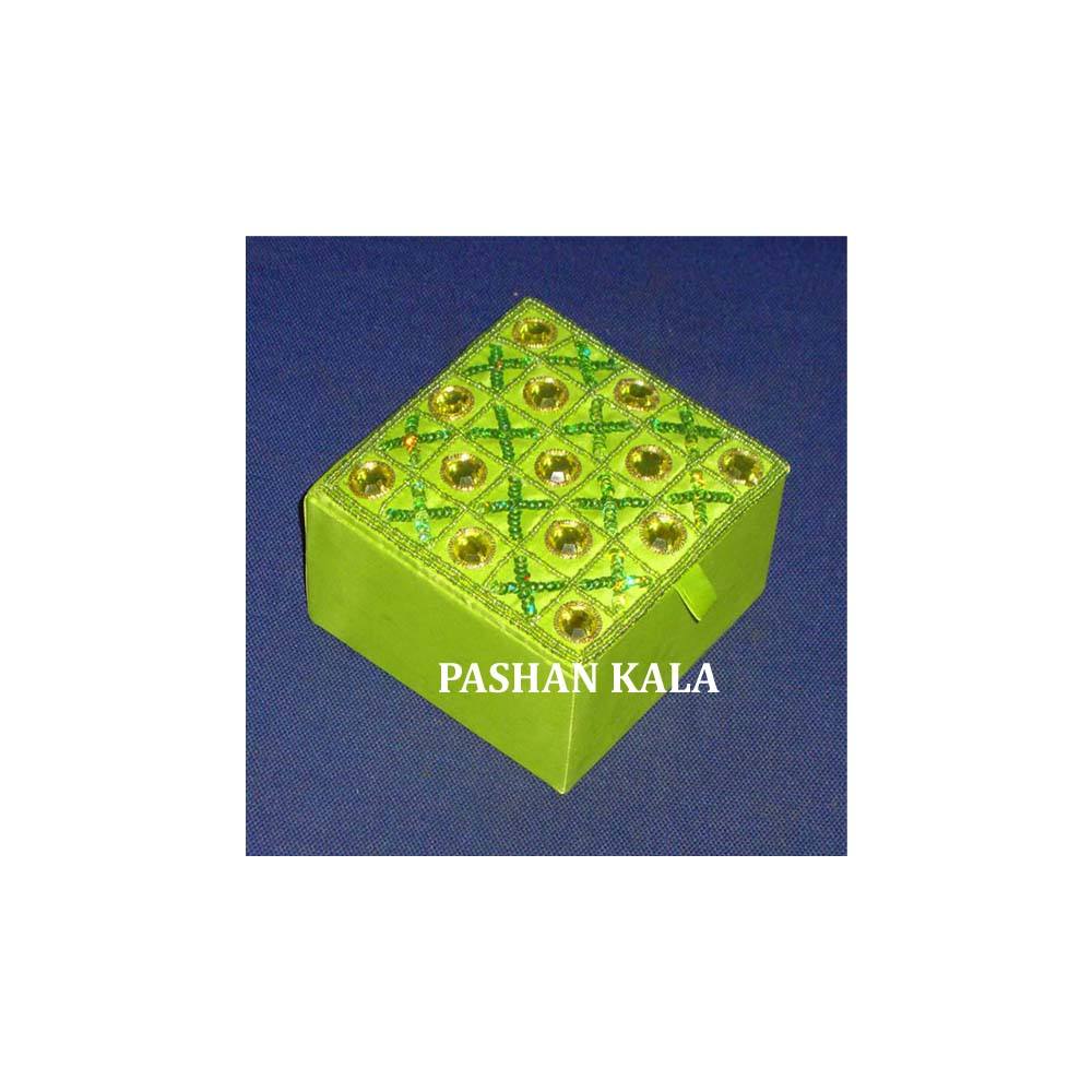 สีเขียว