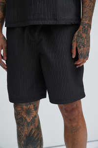 กางเกงขาสั้นผู้ชายสีดำเรียบหรู ผ้าฝ้าย 100% เอวกลาง ทรงทันสมัย ใส่สบาย ระบายอากาศได้ดี เหมาะสำหรับออกกำลังกาย กิจกรรมกลางแจ้ง  รับสกรีนโลโก้ สไตล์ไฮสตรีท - Product Image 3