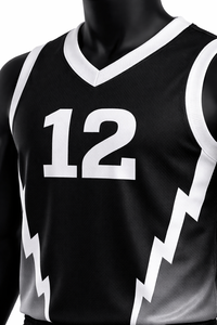 Ensemble Maillot et Short de Basketball Personnalisé en Gros – Design Éclair Noir et Blanc Sublimé – Tenue d'Équipe Respirante - Product Image 5