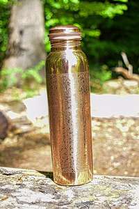 Botellas de agua de cobre hechas a mano de diseño único de alta calidad Botella de agua de cobre hecha a mano al mejor precio - Product Image 3