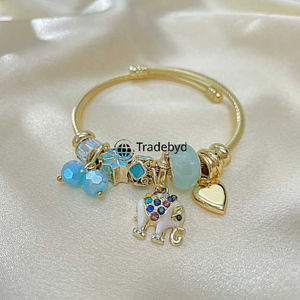 Brazaletes de moda de resina de lujo Tradebyd Joyas únicas para uso diario y boutiques - Product Image 6