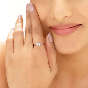 Bague en or rose avec diamant papillon scintillant - Product Image 2