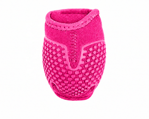 Protège-jambes pour chevaux Tough Tack en microfibre rose vif avec semelle Hex Grip pour l'équitation 2026 - Product Image 3
