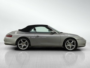 Porsche 911 Carrera 2003 Usado con Poco Kilometraje, Excelente Rendimiento del Motor y Asientos Confortables - Product Image 2