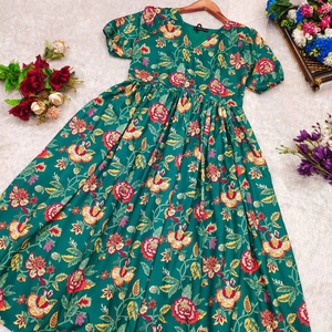 Hermoso Maxi con estampados de puro y rico algodón suave con colores y patrones únicos - Product Image 1