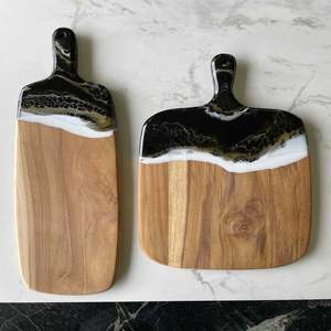 Planche à découper en résine faite main avec motif en résine inspiré de l'océan conçue pour les restaurants, les cafés et les cuisines créatives à domicile - Product Image 3