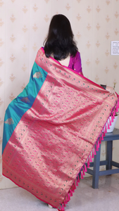 Saree Banarasi en soie douce verte avec un beau tissage de paon Zari parfait pour les mariages, les événements festifs et les indiens traditionnels - Product Image 3