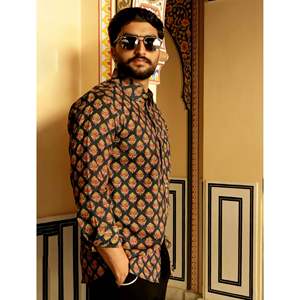 เสื้อเชิ้ตผ้าป๊อปลินลายพิมพ์ลำลองสำหรับผู้ชาย แขนยาว ลายจุด ไซส์ XL ระบายอากาศได้ดีและมีสไตล์ แฟชั่น ODM - Product Image 3