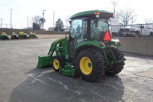 Cortadora de césped John Deere 3039R de montaje medio, nueva y usada, lista para comprar, en stock con entrega rápida incluida. Descuentos al por mayor disponibles. - Product Image 4
