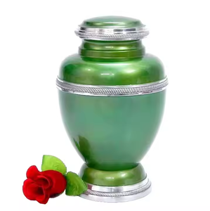 Urnas de cremación de metal Premium verde claro, grabadas a mano y elaboradas con estándares de alta calidad. Una elegante urna funeraria ashesh - Product Image 3
