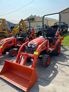 Chargeuse-pelleteuse multifonctionnelle Kubota BX23S, mini tracteur agricole |   Tracteur compact Kubota BX23S 4x4 avec chargeur - Product Image 1