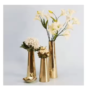 Jarrones de metal hechos a mano de lujo Patrón único Diseño metálico moderno para interiores premium por decor Impex - Product Image 4