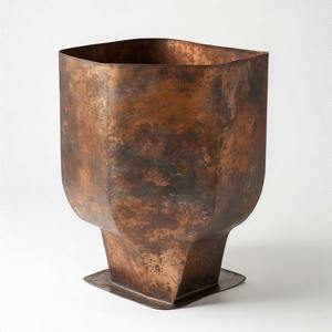 Berceau de fleurs intemporel avec bordures surélevées et poignées latérales ornées fini en patine antique adapté aux fleurs dans les maisons de boutique - Product Image 2