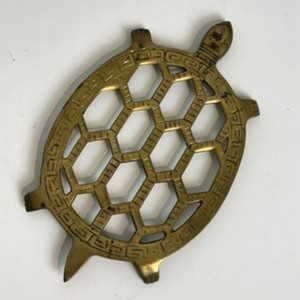 Best Quality Modern Design Brass Trivet Heat-Resistant Metal Table Protector for Kitchen & Dining Decorative for Hot Pots & Pans - Product Image 6