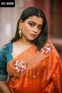 Style indien et pakistanais lourd mariage et festival fonction porter des saris Slk en papier de qualité supérieure avec des pièces de chemisier pour les femmes - Product Image 6