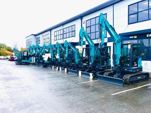 Gama completa para excavadoras de 1 a 15 toneladas con motor Laidong y cilindro hidráulico Eaton de alta eficiencia Ex Hire disponible - Product Image 4