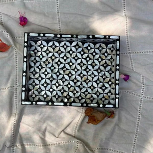 ถาดหวายทรงรีพร้อมที่จับทำด้วยมือธรรมชาติปลอดสารพิษถาดเสิร์ฟดีไซน์ใหม่ถาดหวายประดับมุกแม่พร้อมงานฝีมือ HF - Product Image 3