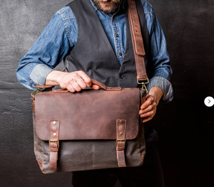 Porte-documents en cuir pour ordinateur portable personnalisé hommes, monogramme croix corps ordinateur fronde cadeaux pour lui porte-documents en cuir homme - Product Image 1