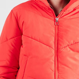 Chaqueta acolchada de invierno acolchada transpirable de punto rojo naranja con logotipo personalizado para mujer de último diseño de alta demanda - Product Image 5
