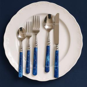 Ensemble de couverts faits à la main en acier inoxydable avec poignée en incrustation d'os anti-choc pour la maison, la table à manger, la vaisselle et la vaisselle - Product Image 6