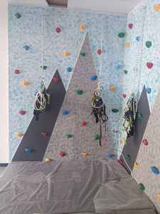 Muro de Escalada Modular Alto de Fibra de Vidrio Estándar IFSC, Atractivo Parque de Aventuras Interior/Exterior con Rocas para Jugar y Aprender - Product Image 6