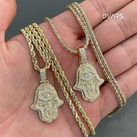Colgante Dvars Diamond Hamsa con Moissanita VVS de Corte Brillante, Engaste de Garra, Plata de Ley 925, Chapado en Oro de 18K, Lujo Iced GCI