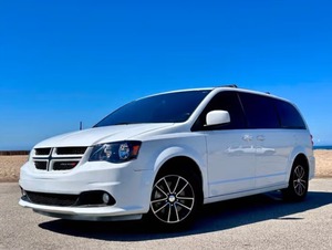 Venta de Temporada de Autos Usados Premium Dodge Grand Caravan G T 2019 de Rose Export - Product Image 4