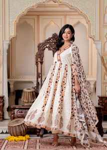 Vêtements de fête de créateur lourd pur coton beau Style Angrakha imprimé Anarkali Kurta à manches longues jumelé avec un pantalon Dupatta - Product Image 4