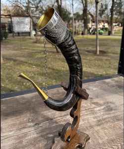 Corne Viking naturelle polie avec présentoir - Product Image 2