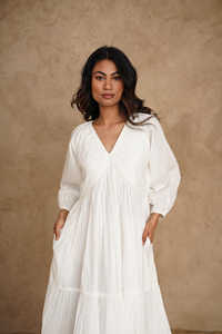 เดรสแม็กซี่คอตตอนออร์แกนิกใส่สบายทรงหลวมพร้อมเสื้อคลุมแนวโบฮีเมียนแบบมีกระเป๋าเอวธรรมชาติเป็นมิตรต่อสิ่งแวดล้อม - Product Image 2