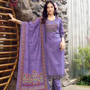 Exclusivo Viscosa Hilo Vaticano Trabajo Kurti Pant Y Dupatta Catálogo Completo disponible a tarifa mayorista a tarifa Mayorista - Product Image 1