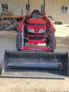 Livraison gratuite Tracteur agricole Mahindra Emax 20s HST avec chargeur à fixation rapide, godet, 4 roues motrices, 100 CV, moteur diesel Robin, 540 PTO, attelage 3 points - Product Image 4