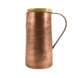 Charmante cruche en cuivre à moitié martelé et au design uni avec 2 cruches en verre classiques artisanales pour un dîner élégant - Product Image 6