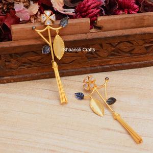 ต่างหูขัดเงาสองโทนดีไซน์เนอร์สวยงามเครื่องประดับสำหรับผู้หญิงและผู้หญิงสำหรับงานแต่งงาน - Product Image 2