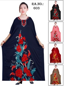 Vente en gros Caftans de luxe à imprimé africain, grande taille, coupe ample, vêtements en soie pour femmes - Product Image 2