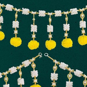 Colgante decorativo hecho a mano con flores de caléndula amarilla, jazmín y cuentas para bodas, festivales y decoración del hogar - Product Image 4