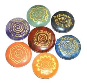 Ensemble de 7 chakras de meilleure qualité Pierres semi-précieuses gravées naturelles Cristaux de guérison en gros Ensemble de pierres avec sept chakras - Product Image 5