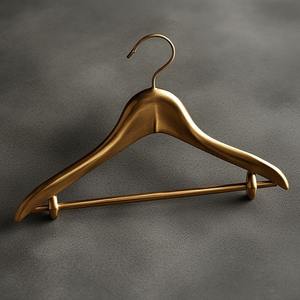 Porte-manteau classique en laiton à un seul niveau pour la garde-robe, le balcon et l'organisation des magasins de vêtements avec un design intemporel et une utilisation pratique - Product Image 1