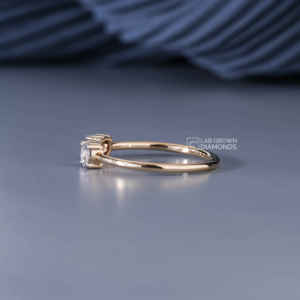 Bague en or jaune 14 carats avec deux diamants ronds brillants cultivés en laboratoire, qualité VS EF, alliance de mariage pour femme, 0,36 ct total - Product Image 3