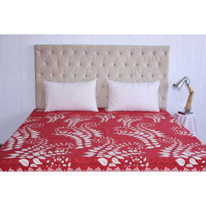 ชุดเครื่องนอนคิงไซส์ลายบาติกเบอร์กันดี ผ้าทอแบบดั้งเดิมของอินโดนีเซียที่หรูหรา พร้อมสัมผัสแห่งความทันสมัย - Product Image 1