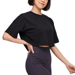 เสื้อครอปคอกลมพิมพ์ลายโลโก้ออกแบบได้ตามต้องการของผู้หญิงพร้อมแขนกางเกงขาสั้นเป็นมิตรกับสิ่งแวดล้อมคอลเลกชันฤดูร้อน MOQ ต่ำที่2025 - Product Image 3