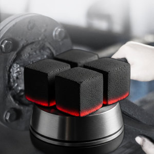 ถ่านก้อนมะพร้าวอัดก้อนเนื้อสีขาวไร้ควันติดทนนานเป็นมิตรกับสิ่งแวดล้อม95% ความร้อนสูงอย่างหนักสำหรับมอระกู่เรียบ - Product Image 1