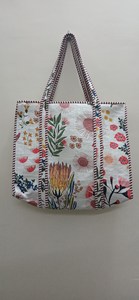 Sacs fourre-tout matelassés en coton imprimé à la main, sacs fourre-tout indiens traditionnels, sacs fourre-tout artisanaux avec impression à la main - Product Image 6